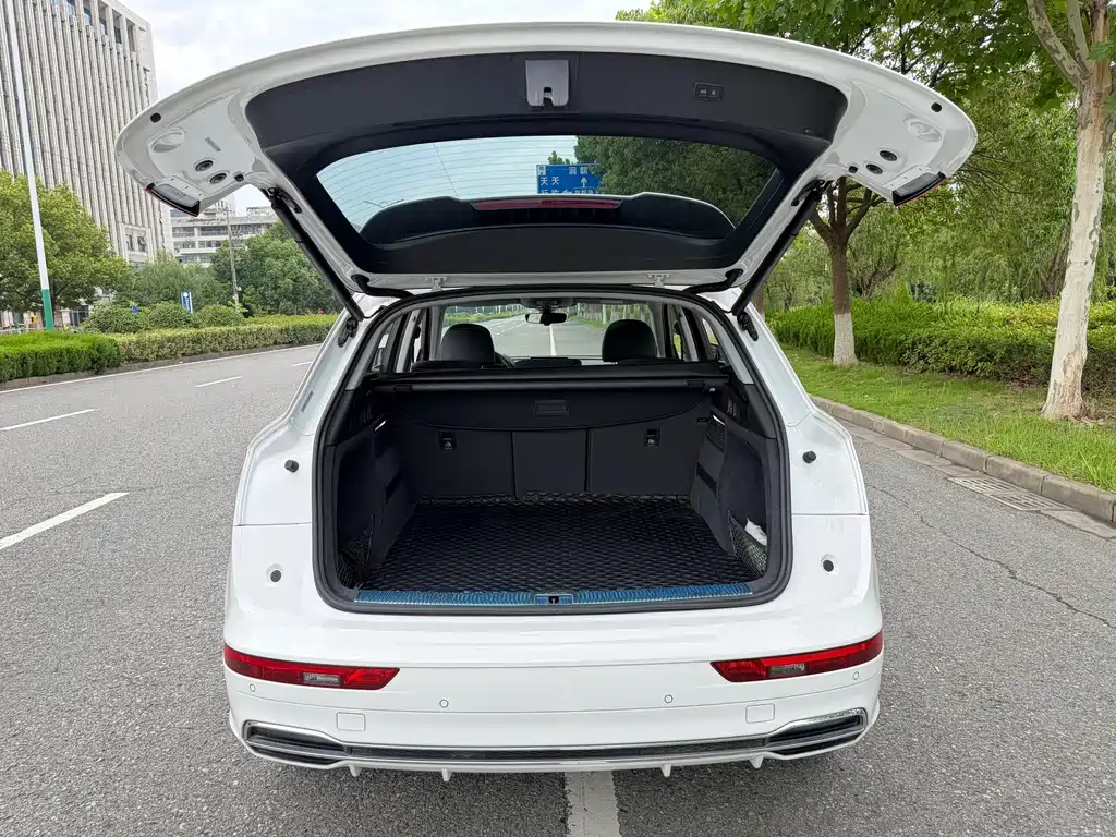 Audi Q5L 2020 — фото 15