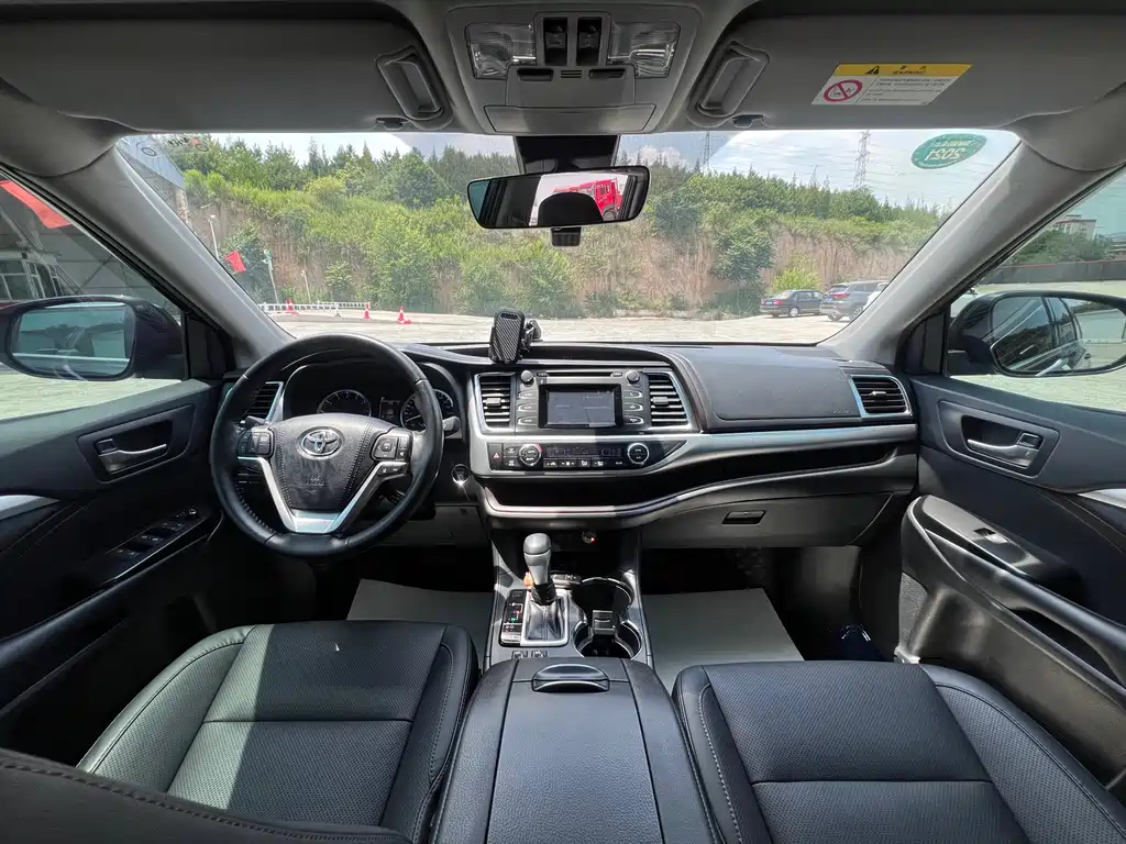 Toyota Highlander 2020 — фото 15