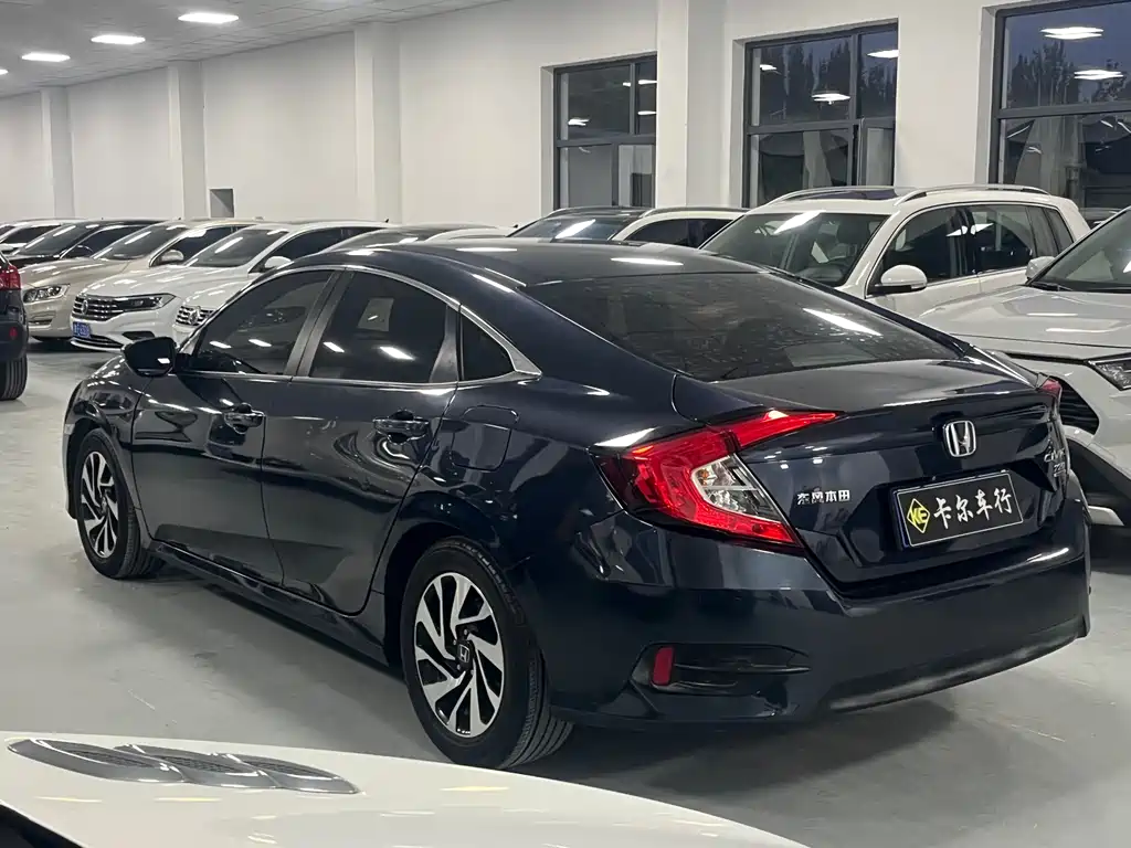Honda Civic 2018 — фото 7
