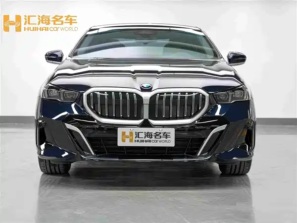 BMW 5 Series 2025