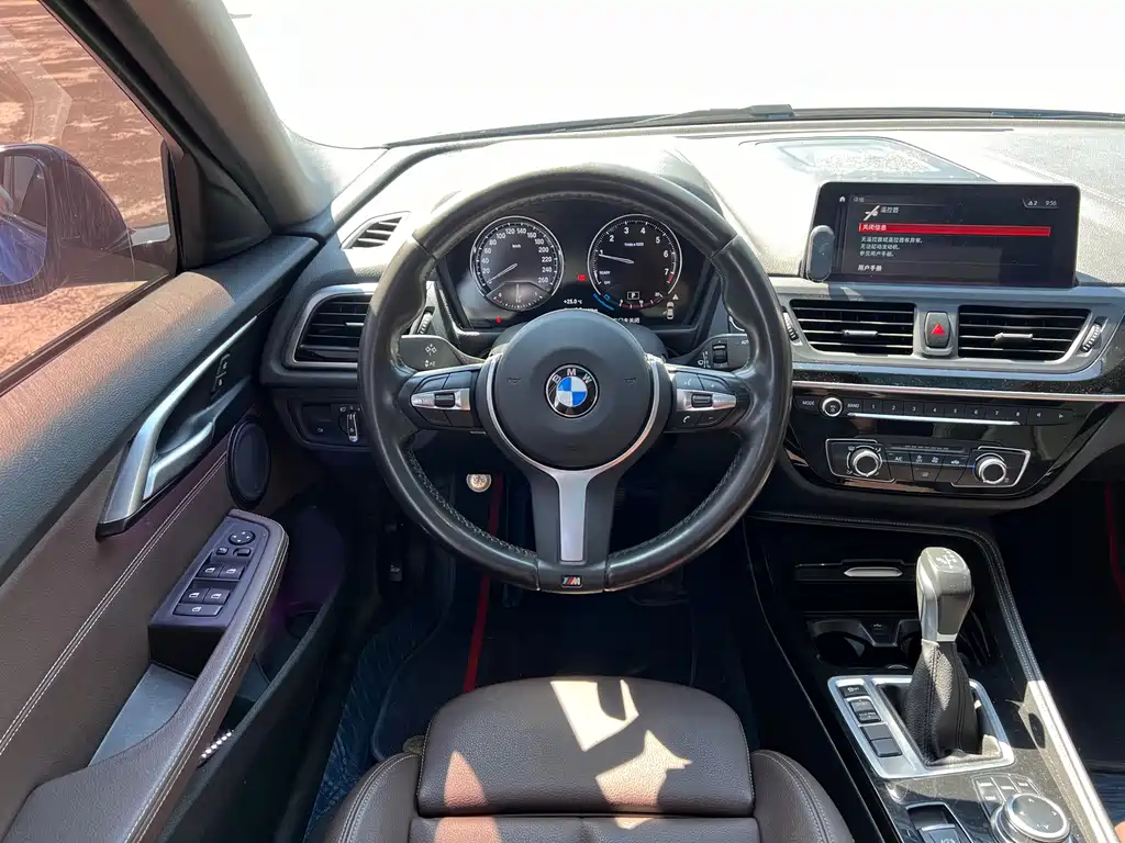 BMW 1 Series 2019 — фото 11