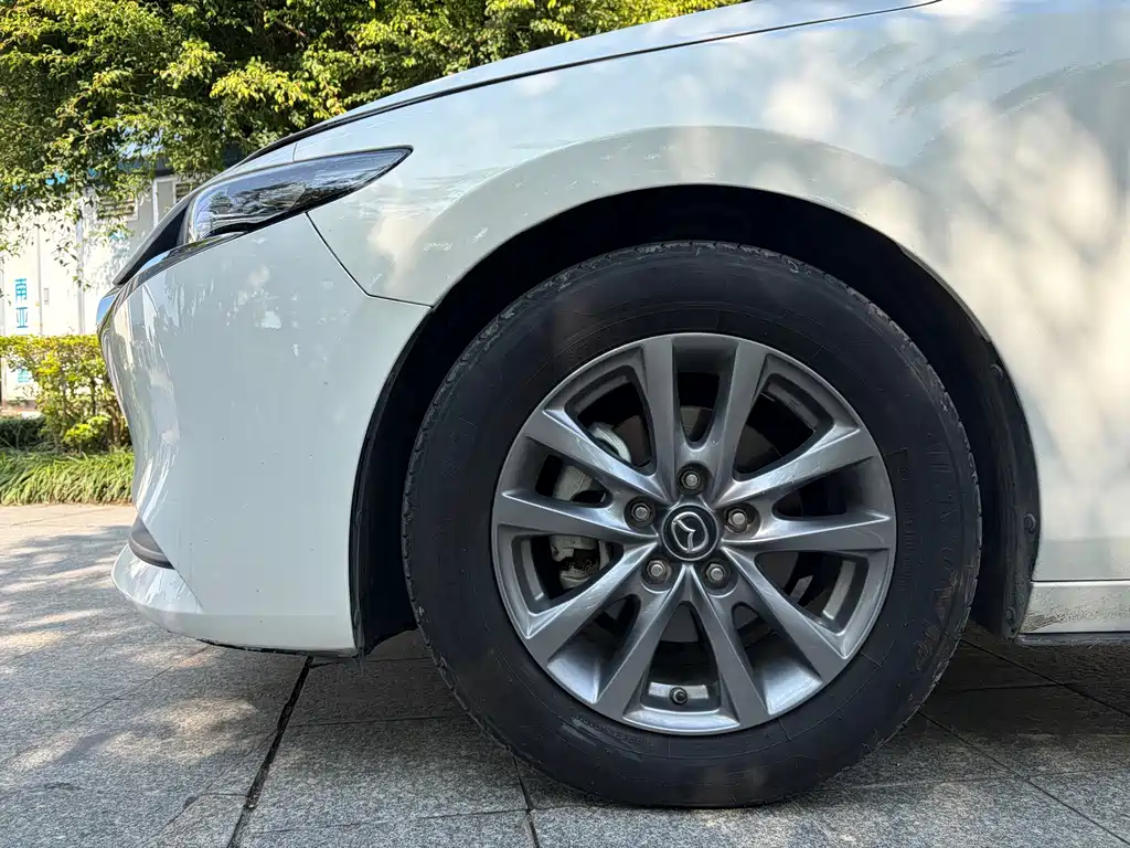 Mazda 3 Axela 2020 — фото 10