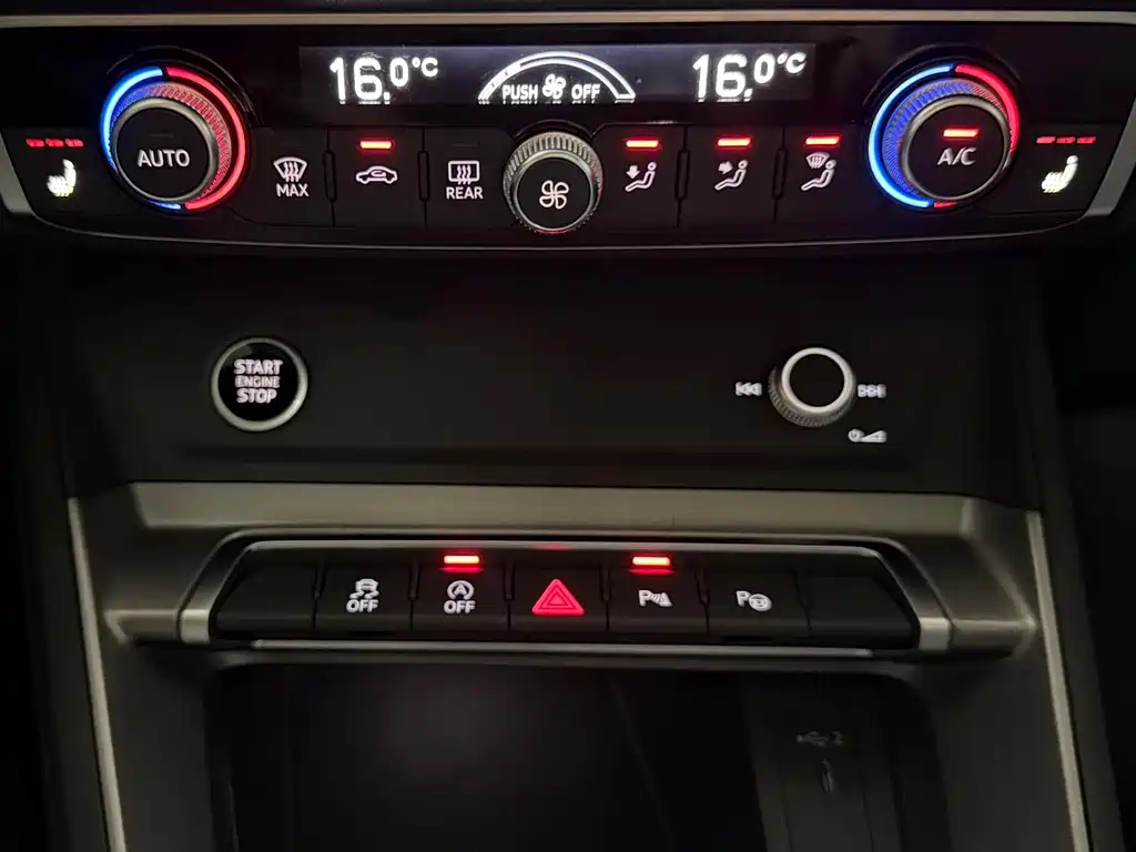 Audi Q3 2023 — фото 13