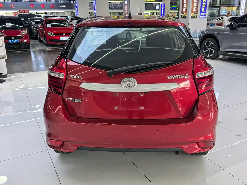 Toyota Yaris L 2019 — фото 11