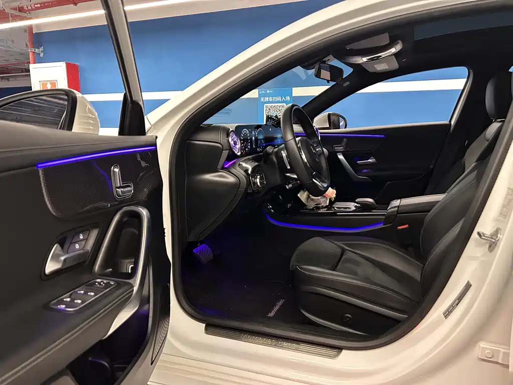 Mercedes-Benz A-Class 2023 — фото 7