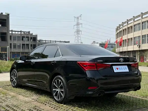 Toyota Crown 2018
