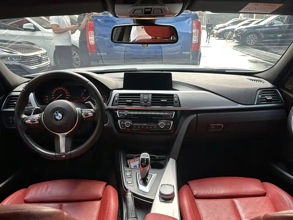 BMW 3 Series 2019 — фото 6