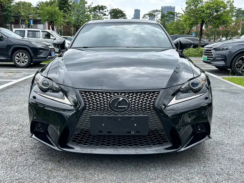 Lexus IS 2016