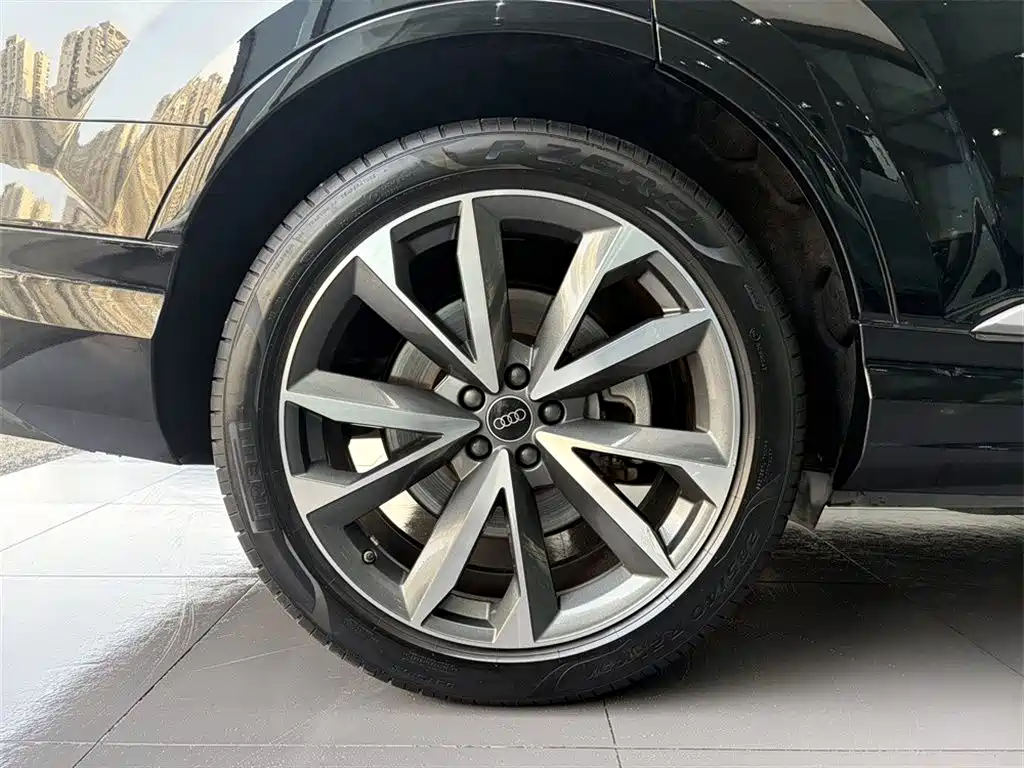 Audi Q7 2023 — фото 14