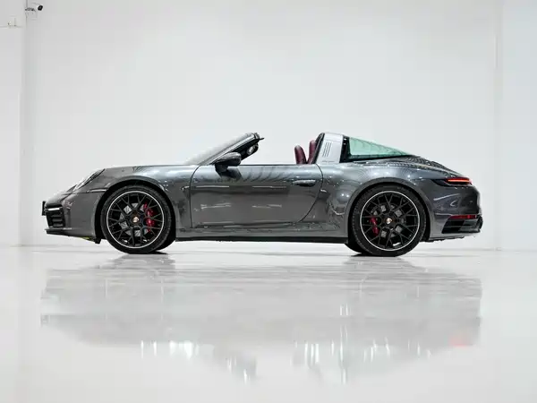 Porsche 911 2023