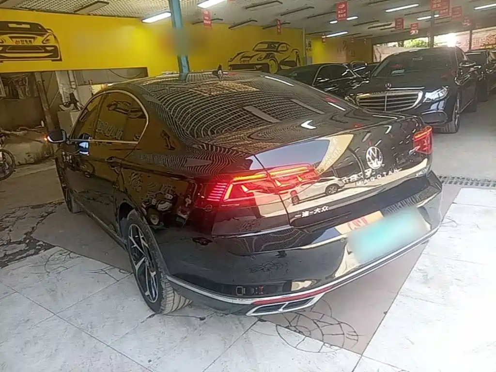 Volkswagen Magotan 2024
