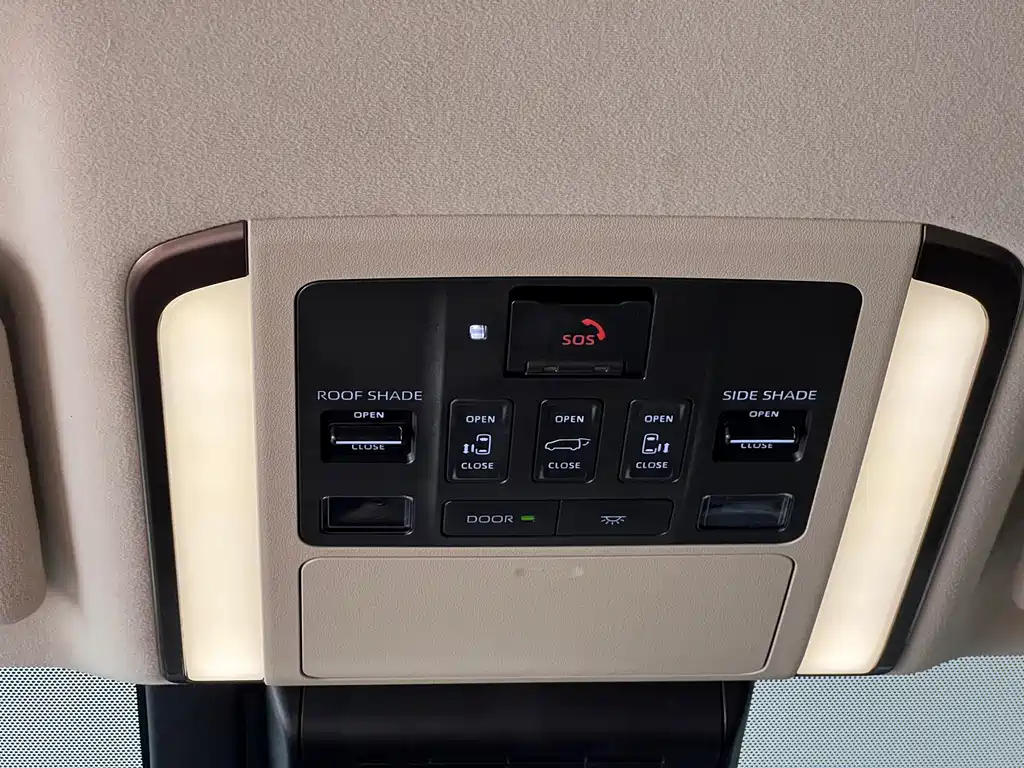 Toyota Alphard 2023 — фото 29