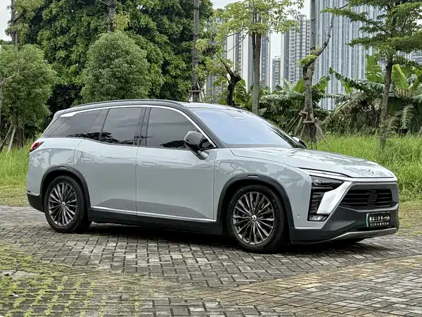 NIO ES8 2022