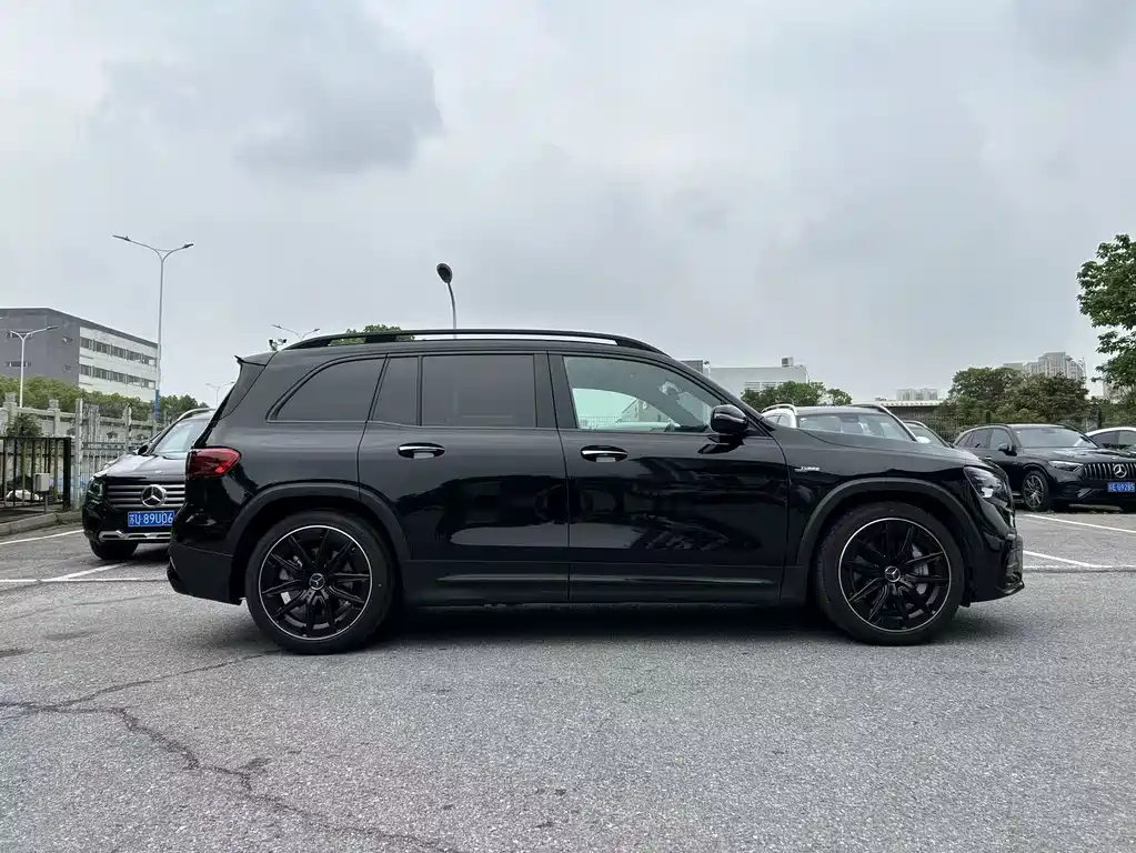 Mercedes-Benz GLB AMG 2025 — фото 4