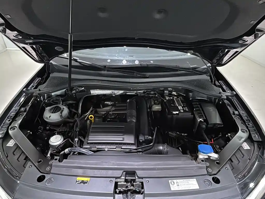 Volkswagen Tiguan L 2023 — фото 19