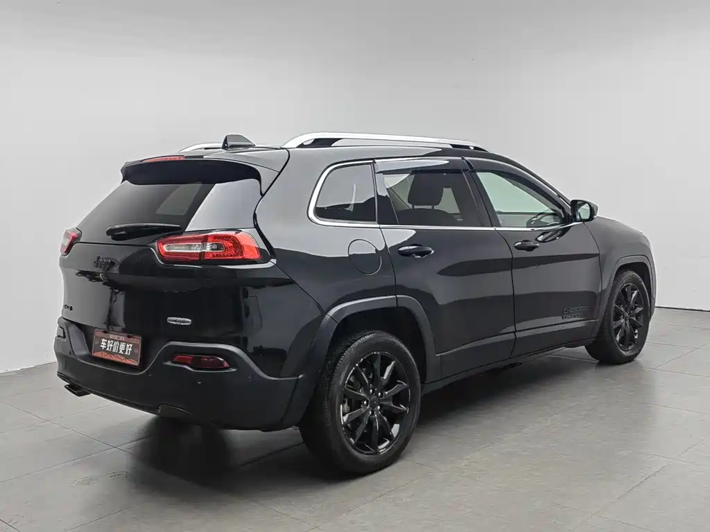 Jeep Cherokee 2014 — фото 2