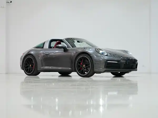 Porsche 911 2023