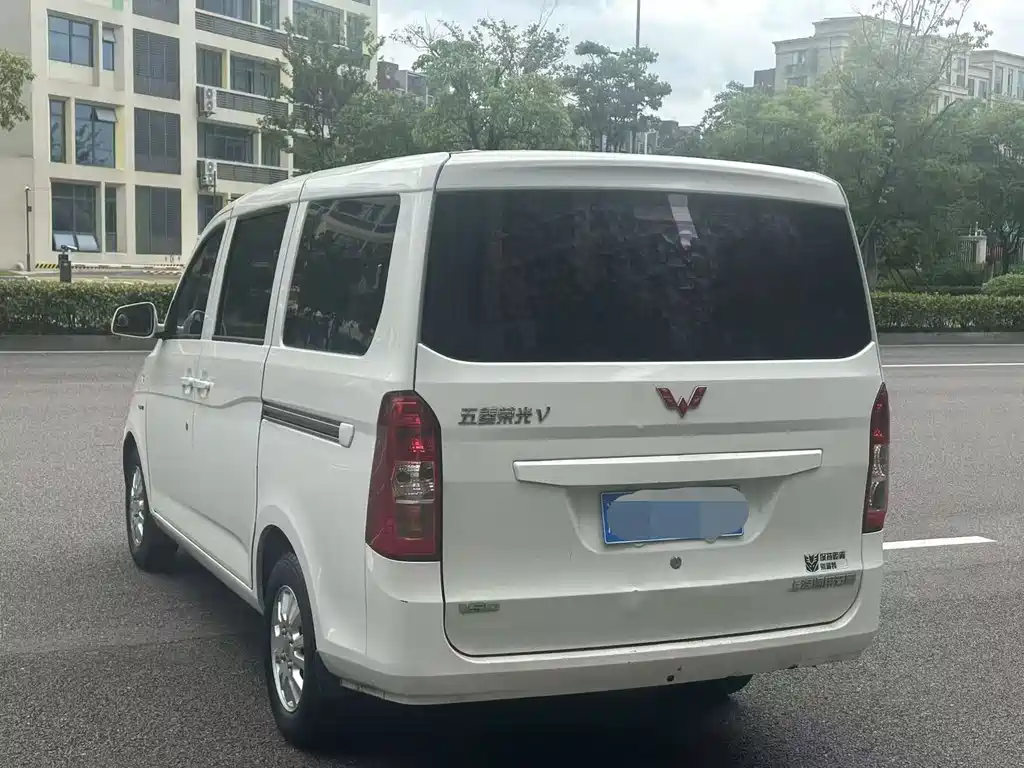Wuling Rongguang V 2017
