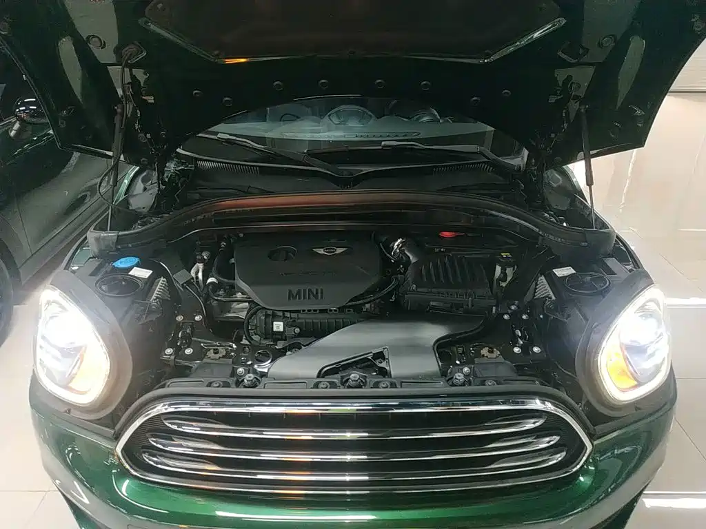 MINI Countryman 2018 — фото 16
