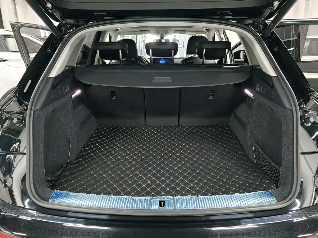 Audi Q5L 2021 — фото 17