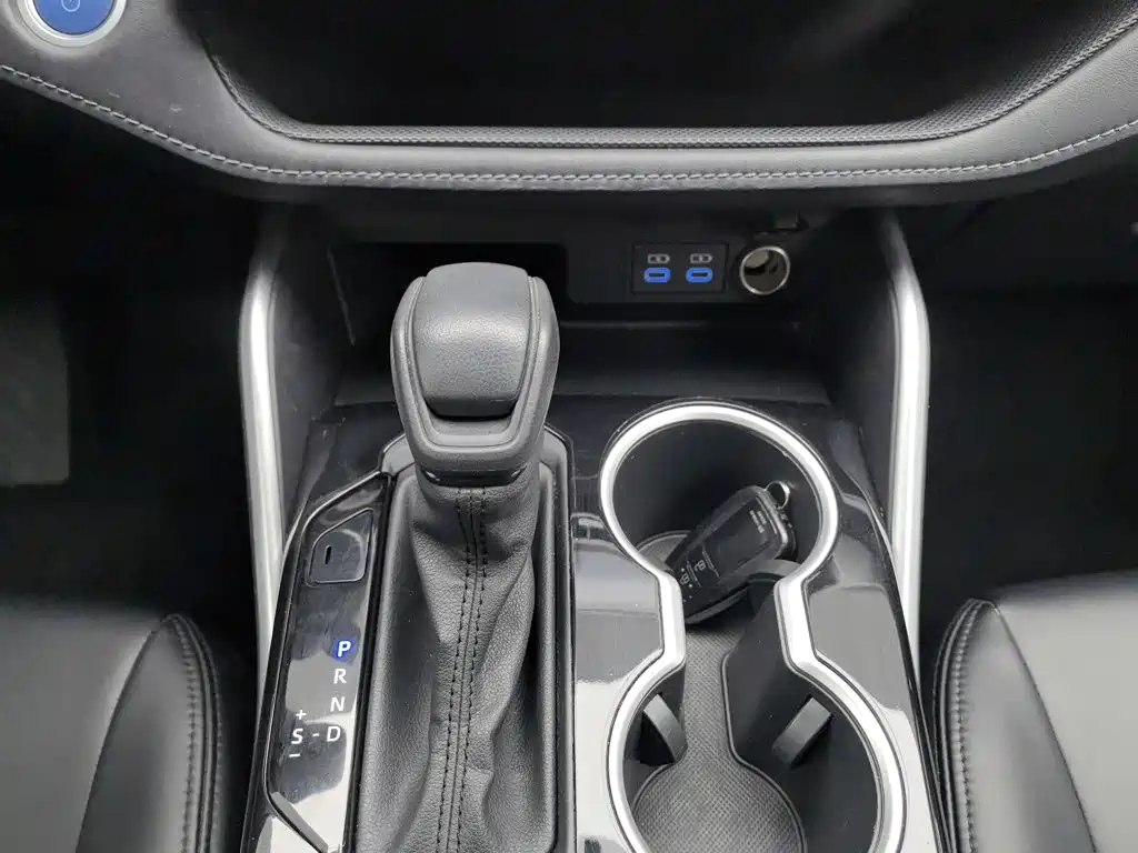 Toyota Highlander 2022 — фото 13
