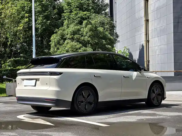 Li Auto i6 2025
