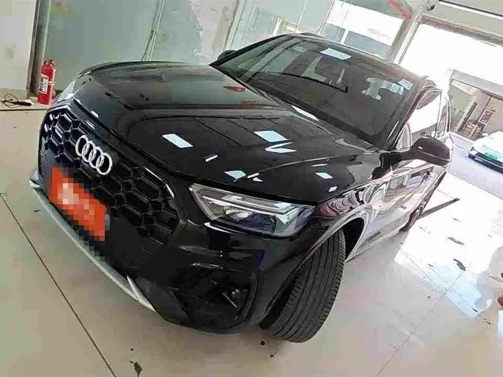 Audi Q5L 2024 — фото 1