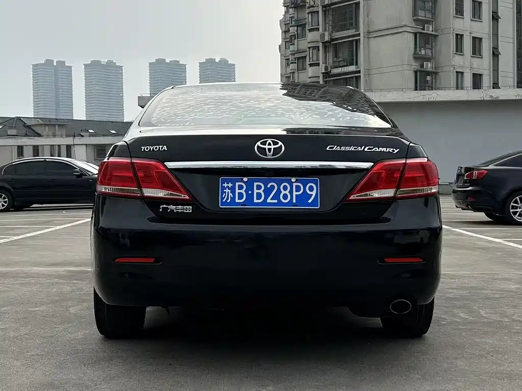 Toyota Camry 2014 — фото 9