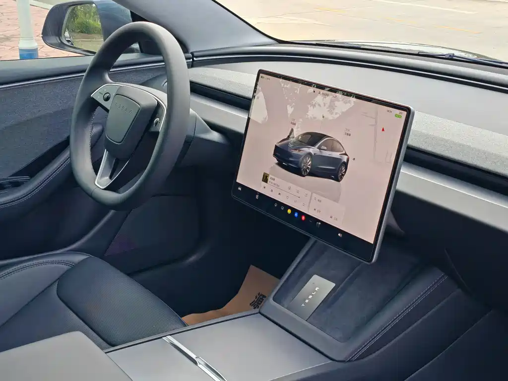 Tesla Model 3 2025 — фото 14
