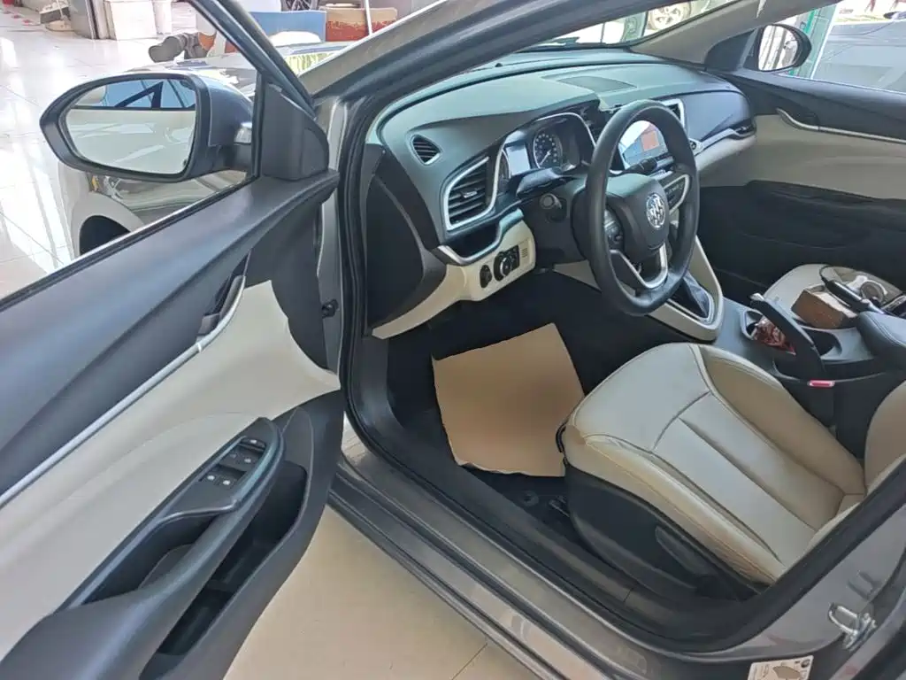 Buick Excelle 2019 — фото 16