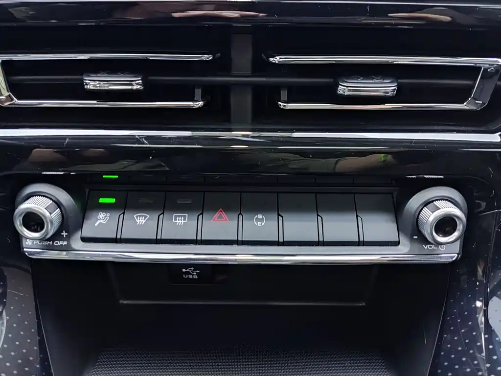 Haval M6 2023 — фото 16