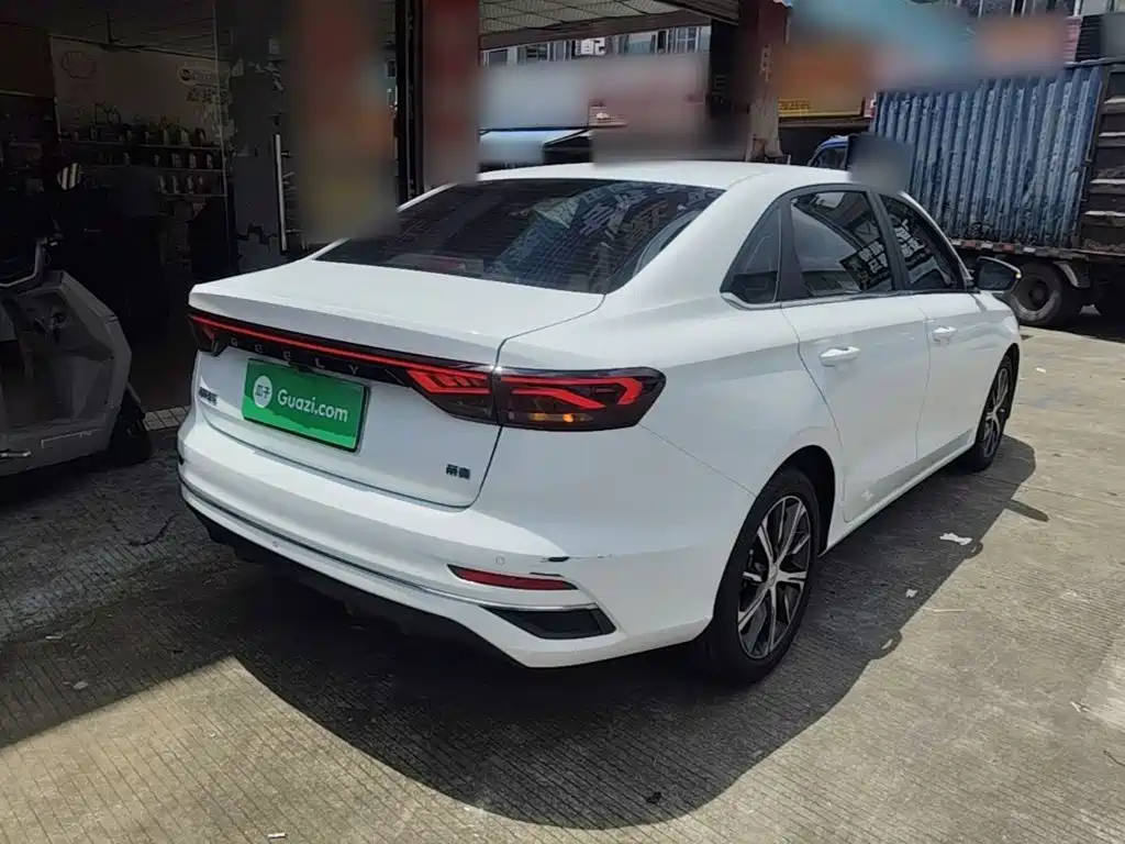 Geely Emgrand 2023