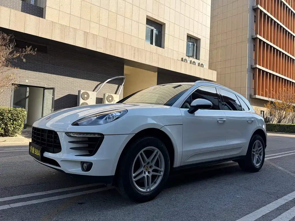 Porsche Macan 2018 — фото 1