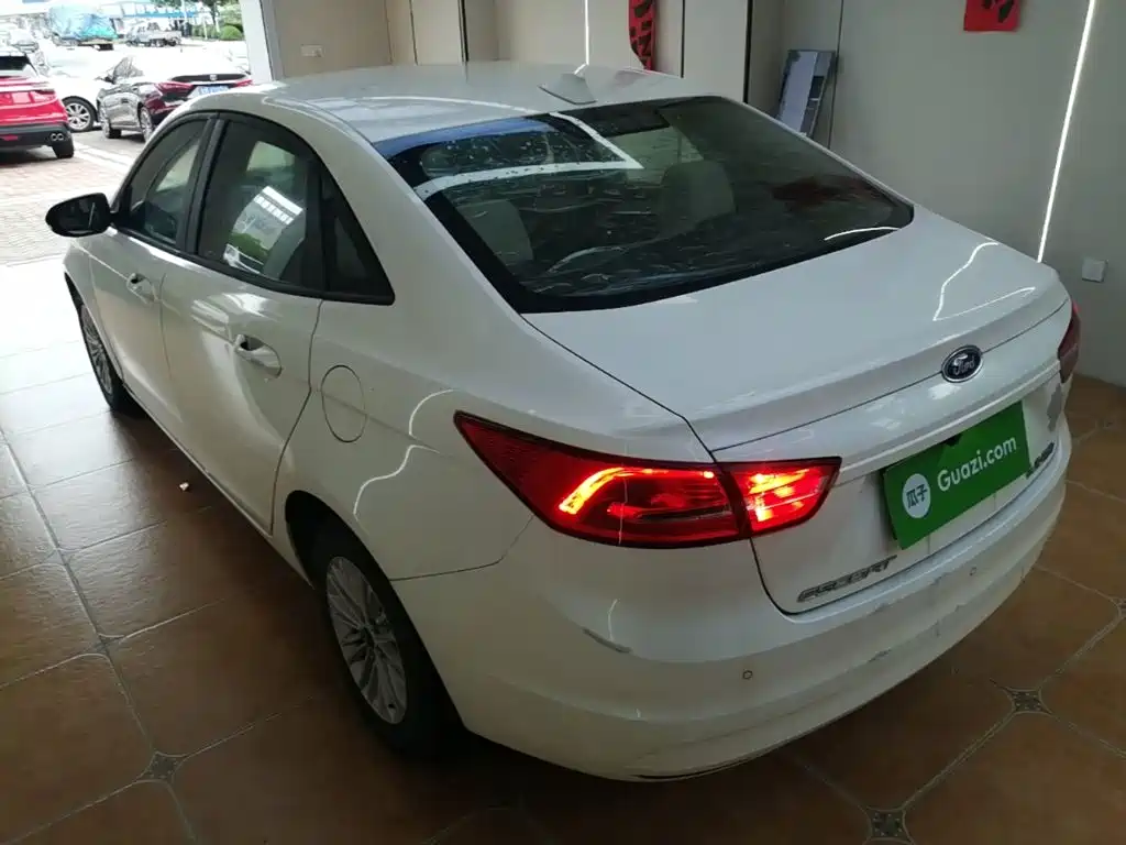 Ford Forrest 2015