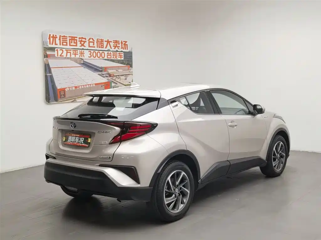 Toyota C-HR 2022 — фото 2