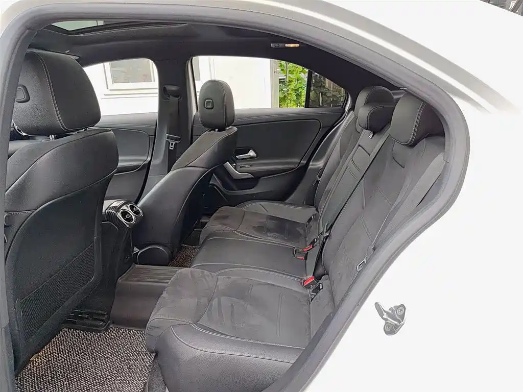 Mercedes-Benz A-Class 2023 — фото 8