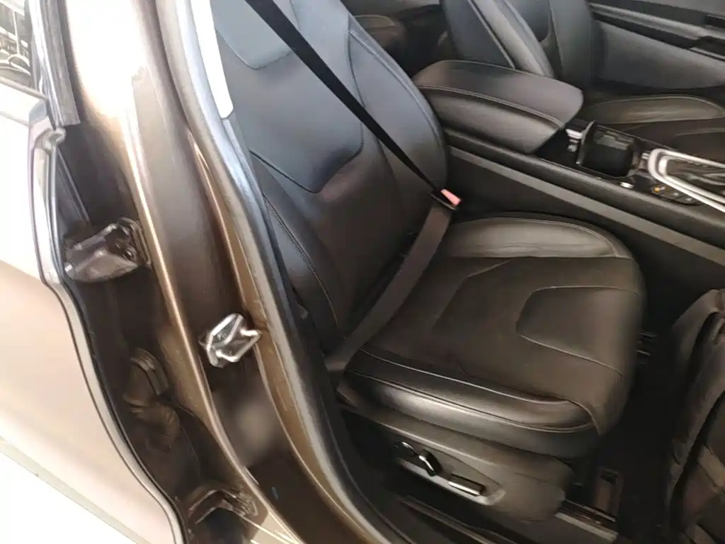 Ford Edge 2015 — фото 25