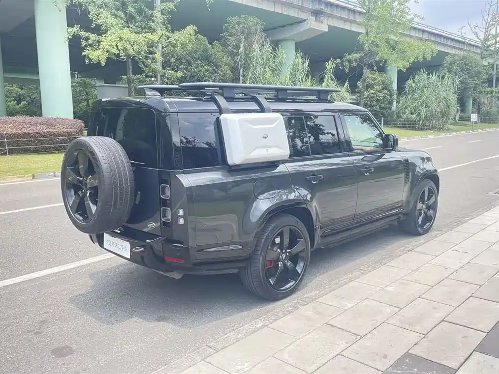 Land Rover Defender 2023 — фото 9