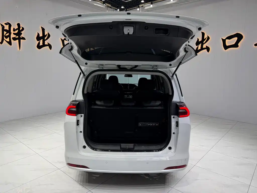 GAC Trumpchi M6 2022 — фото 14