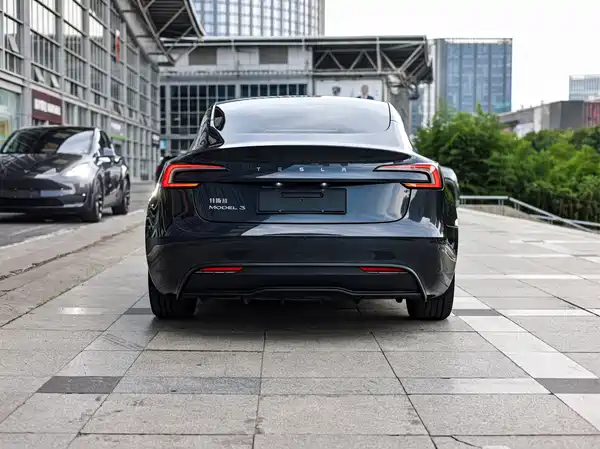 Tesla Model 3 2025