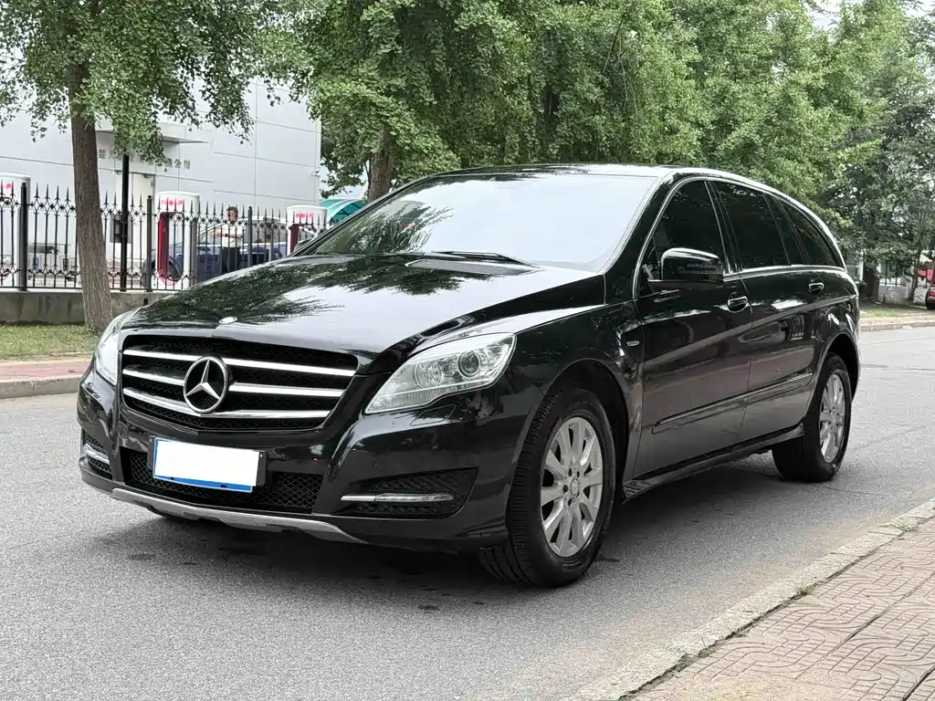 Mercedes-Benz R-Class 2017 — фото 1