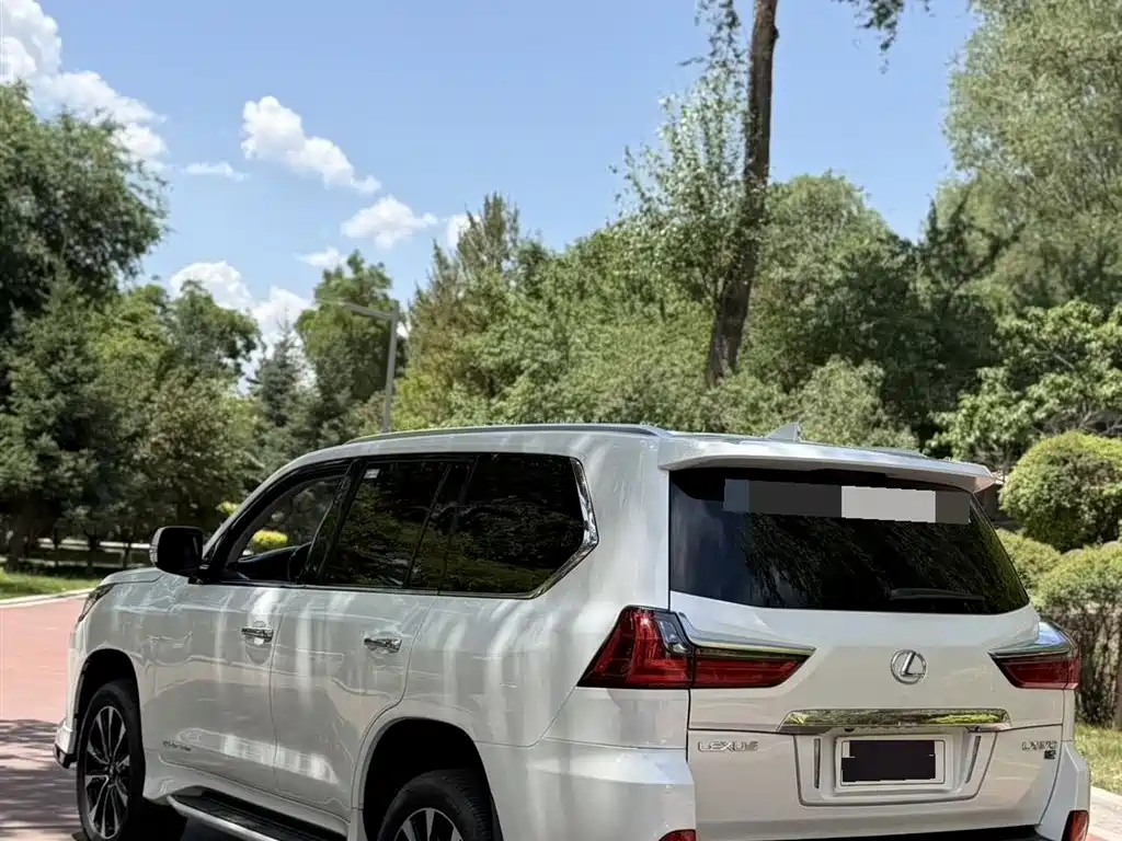 Lexus LX 2016
