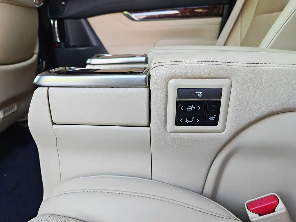 Toyota Alphard 2018 — фото 11