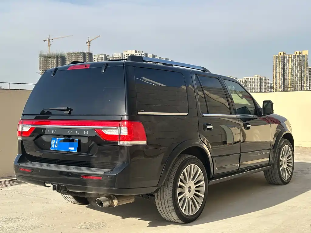Lincoln Navigator 2018 — фото 12
