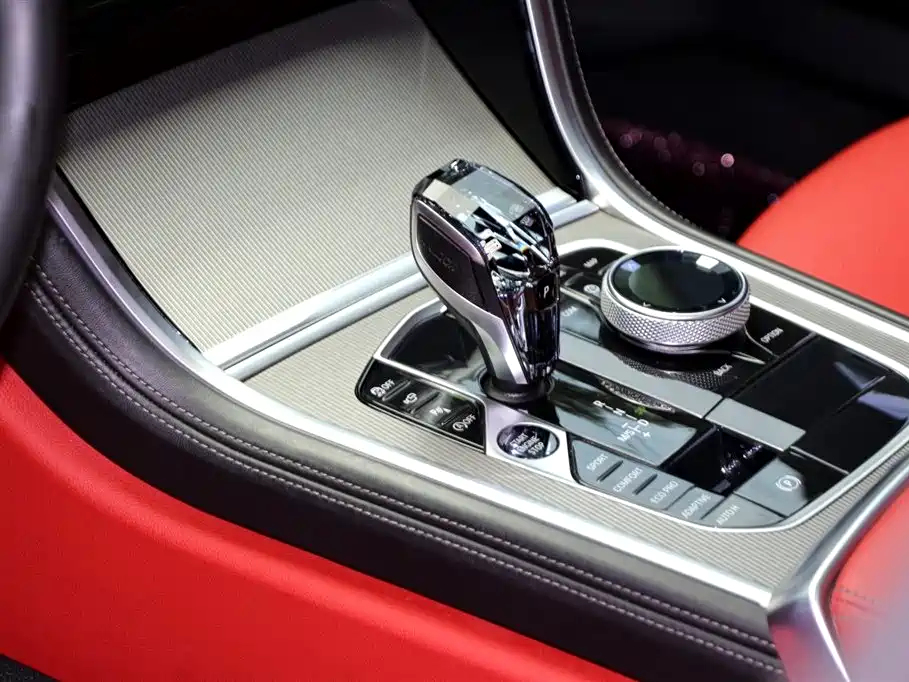BMW 8 Series 2022 — фото 10