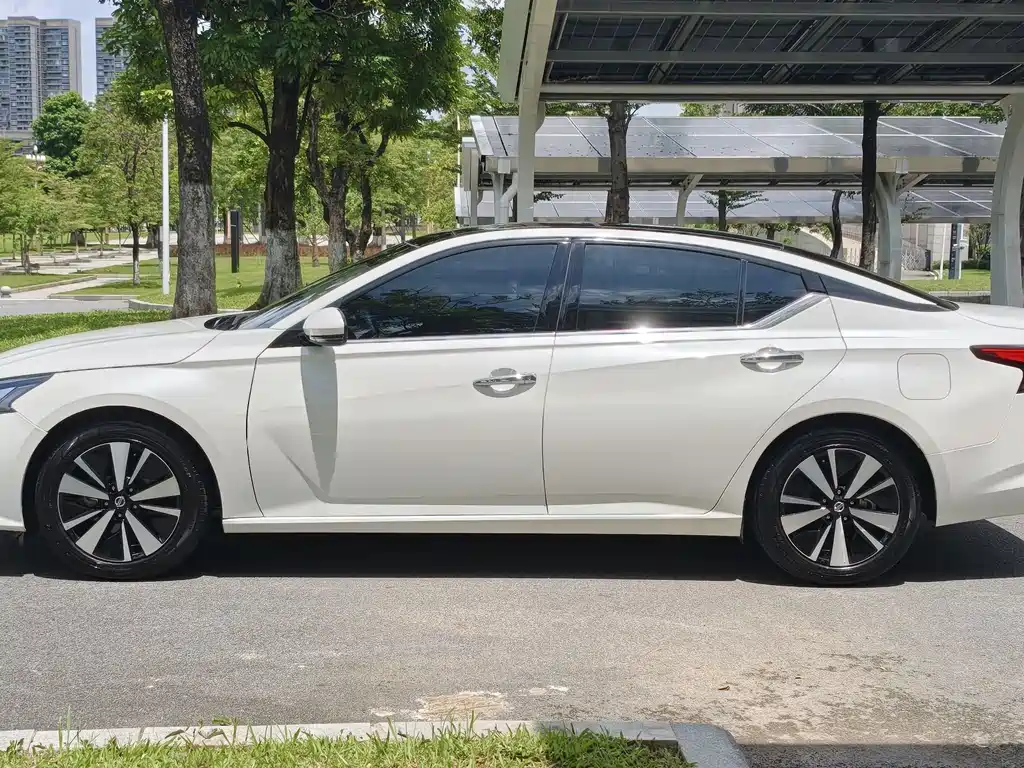 Nissan Teana 2022