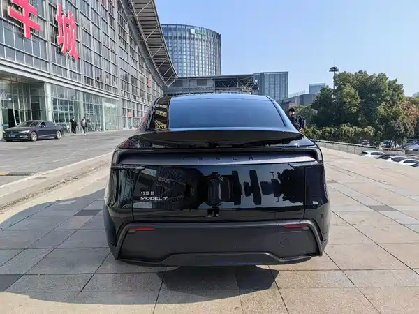 Tesla Model Y 2026