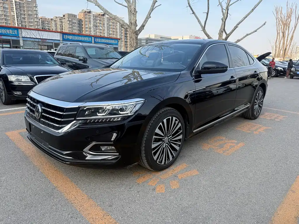 Volkswagen Passat 2019 — фото 1