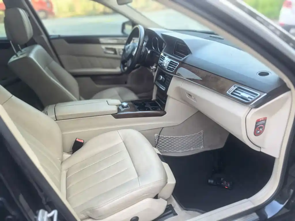 Mercedes-Benz E-Class 2013 — фото 19