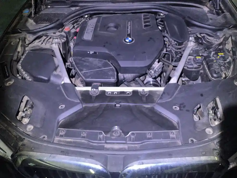 BMW 5 Series 2019 — фото 10